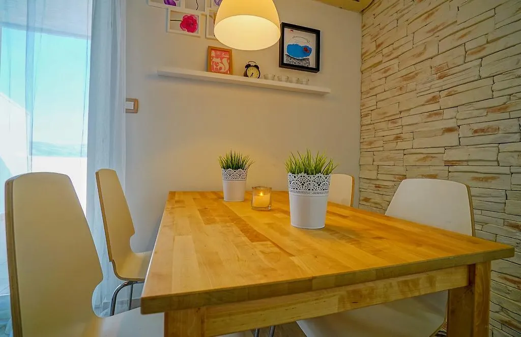 Apartments Ziggy 特罗吉尔